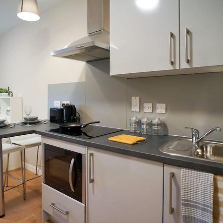 1 Bedroom Apartments, Studios And Ensuite Bedrooms With Shared Kitchen At Centro House In Στέρλινγκ Εξωτερικό φωτογραφία