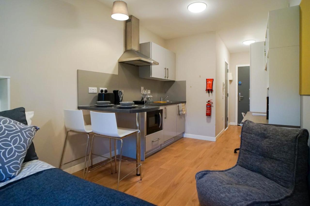 1 Bedroom Apartments, Studios And Ensuite Bedrooms With Shared Kitchen At Centro House In Στέρλινγκ Εξωτερικό φωτογραφία