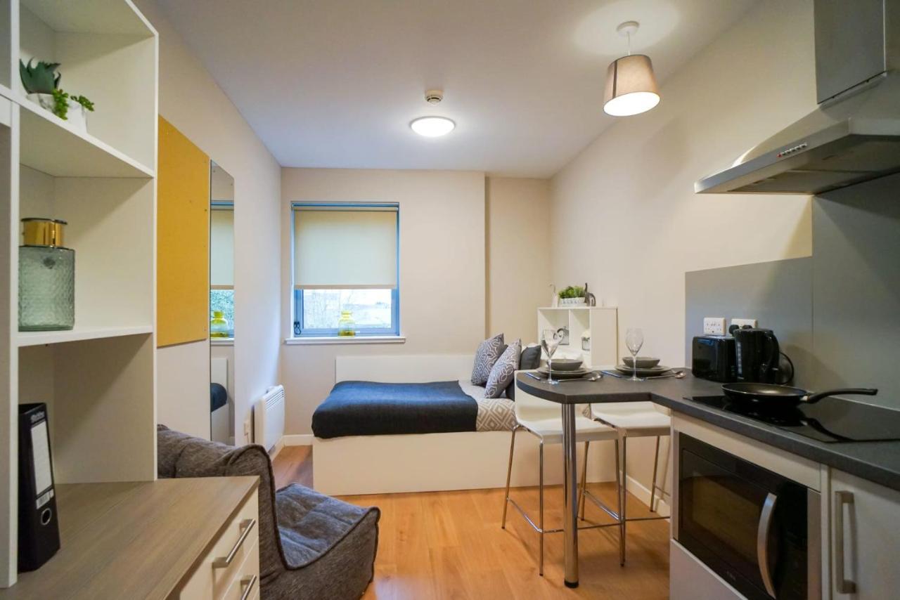 1 Bedroom Apartments, Studios And Ensuite Bedrooms With Shared Kitchen At Centro House In Στέρλινγκ Εξωτερικό φωτογραφία