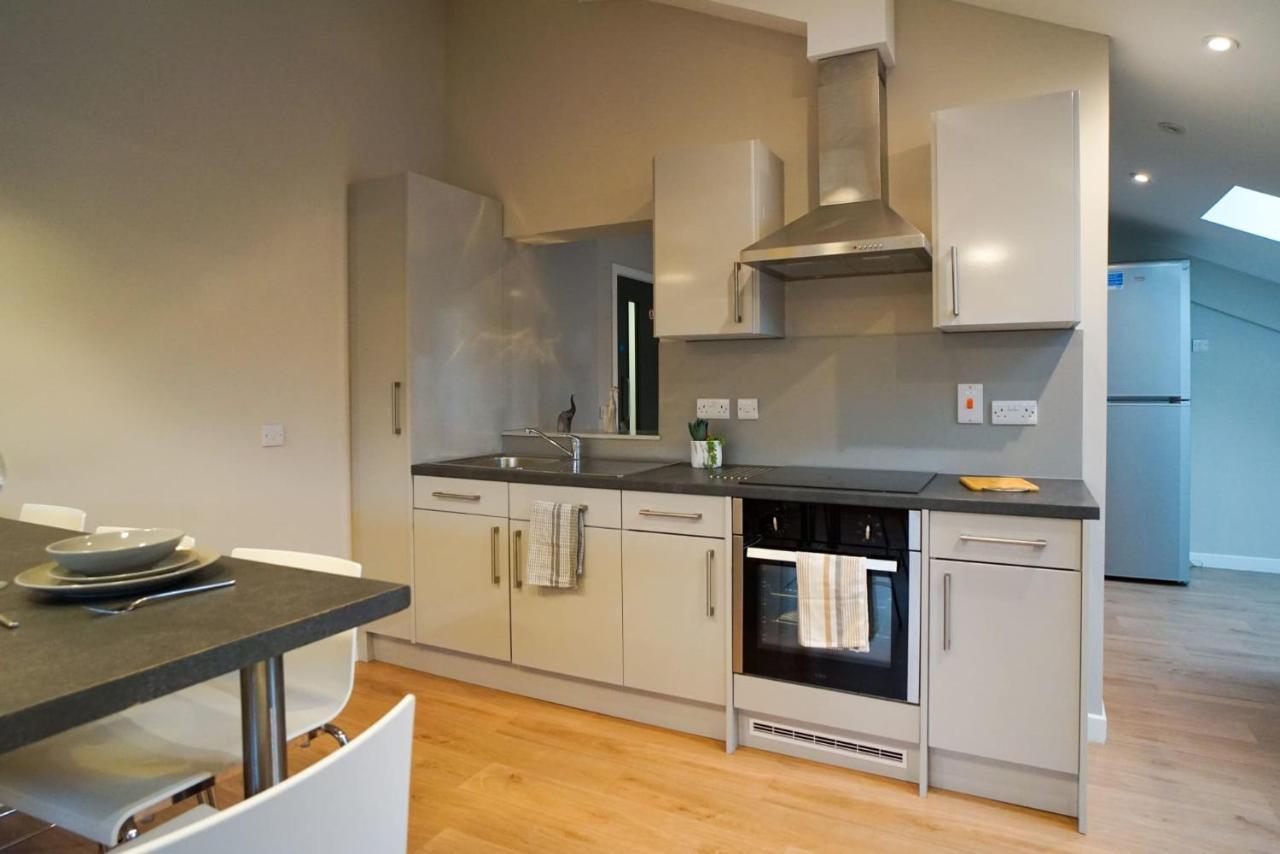 1 Bedroom Apartments, Studios And Ensuite Bedrooms With Shared Kitchen At Centro House In Στέρλινγκ Εξωτερικό φωτογραφία